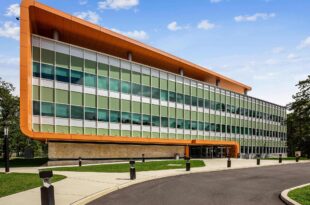 This image depicts a commercial building with Mapes insulated panels.